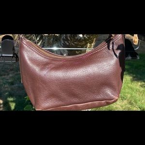 Best 25 Deals For First Issue Handbags Poshmark